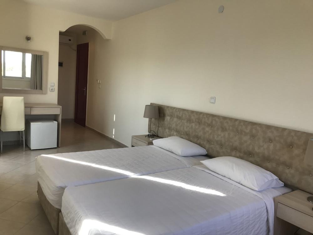 Ai Helis Resort Svoronata Exterior foto